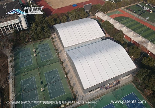 選擇低成本搭建網(wǎng)球場篷房，看看是怎么樣的呢？